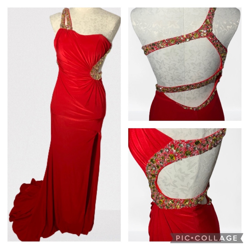 ❌SOLD❌ Red bombshell red evening gown size 00